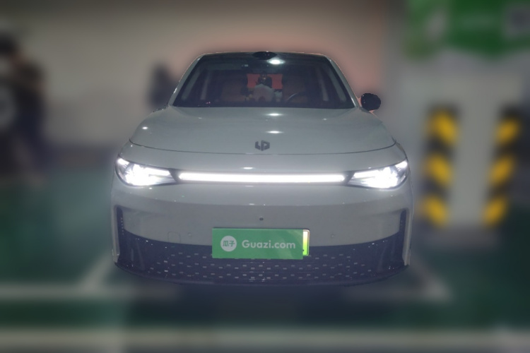 零跑汽车 零跑C10 2025 汽车图片 #3