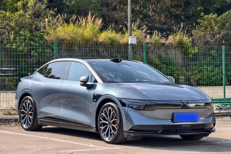 极氪 极氪007 2024 汽车图片 #3