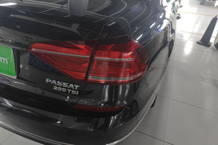Volkswagen Passat 2018 car image #3