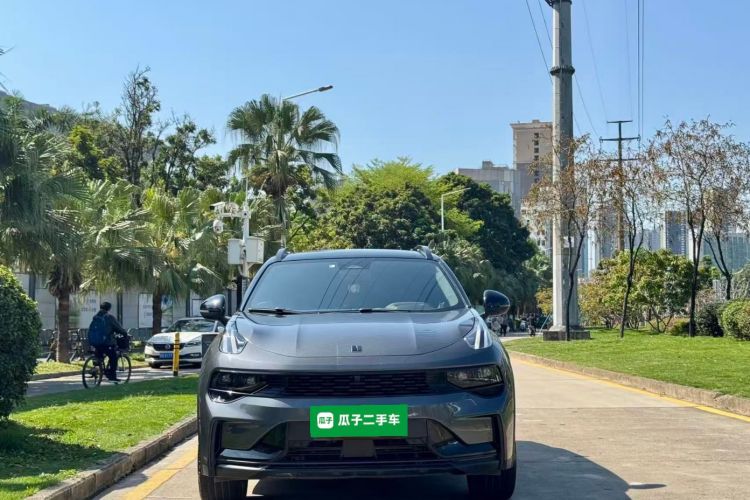 Lynk & Co 01 EM-P 2022 car image #3