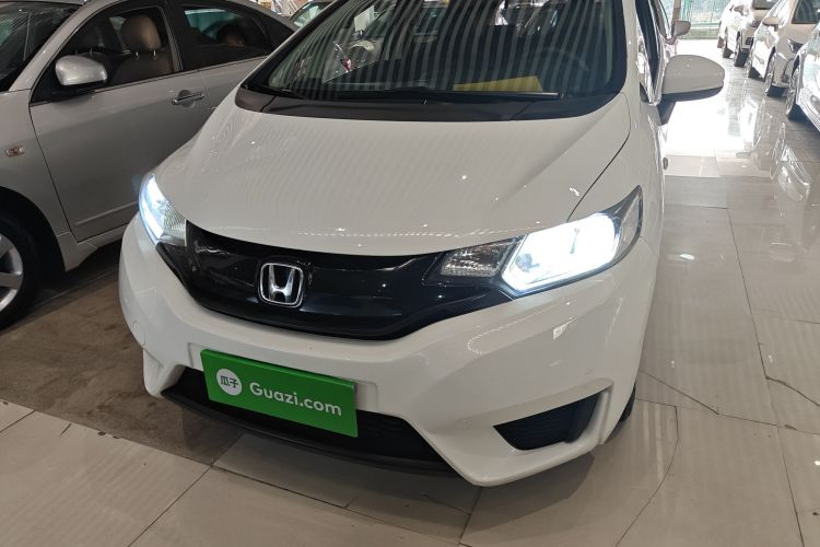 Honda Fit 2015 car image #3