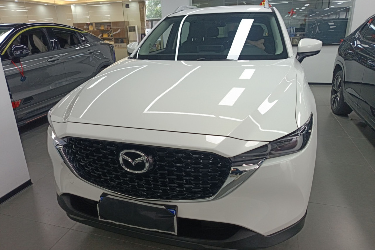 Mazda CX-5 2025 car image #3