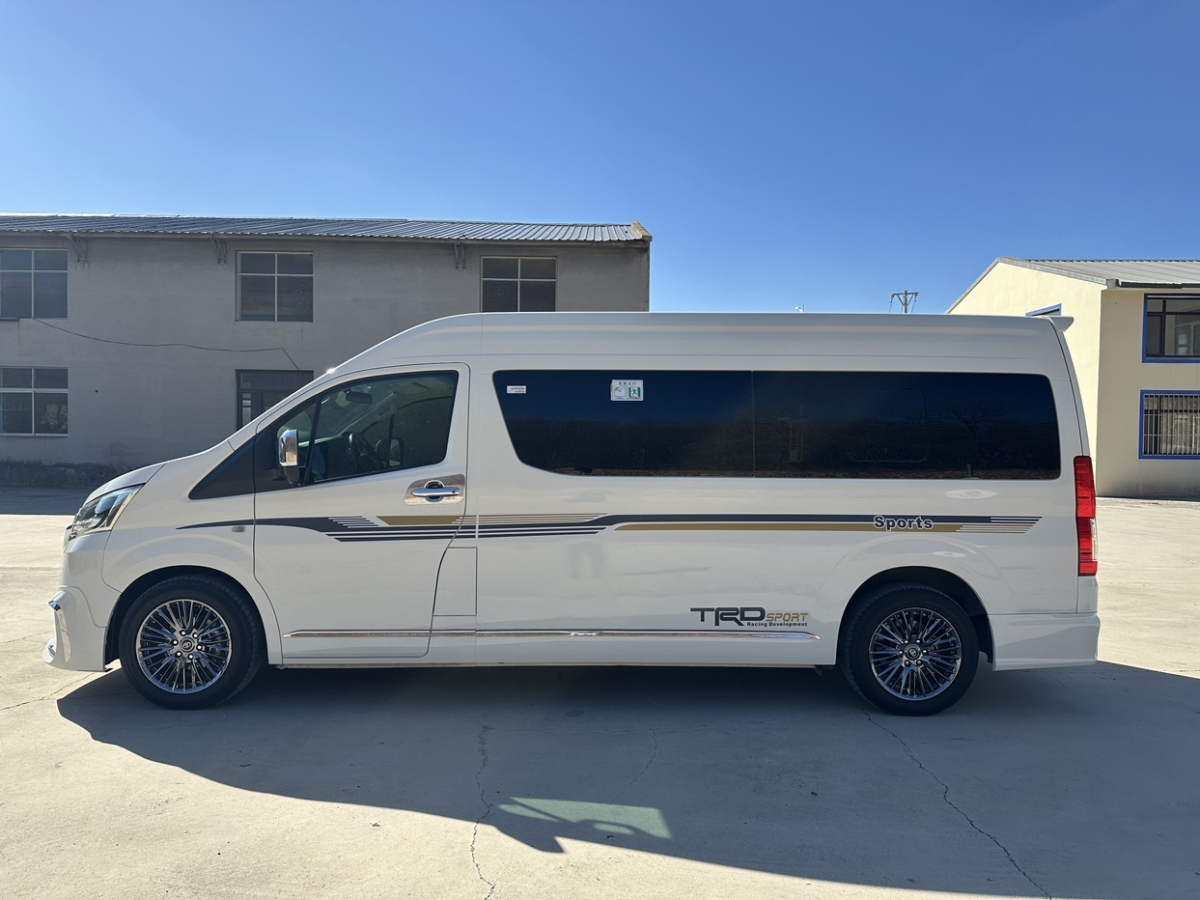 Toyota Hiace 2024 #3 Toyota Hiace 2024 car image #3