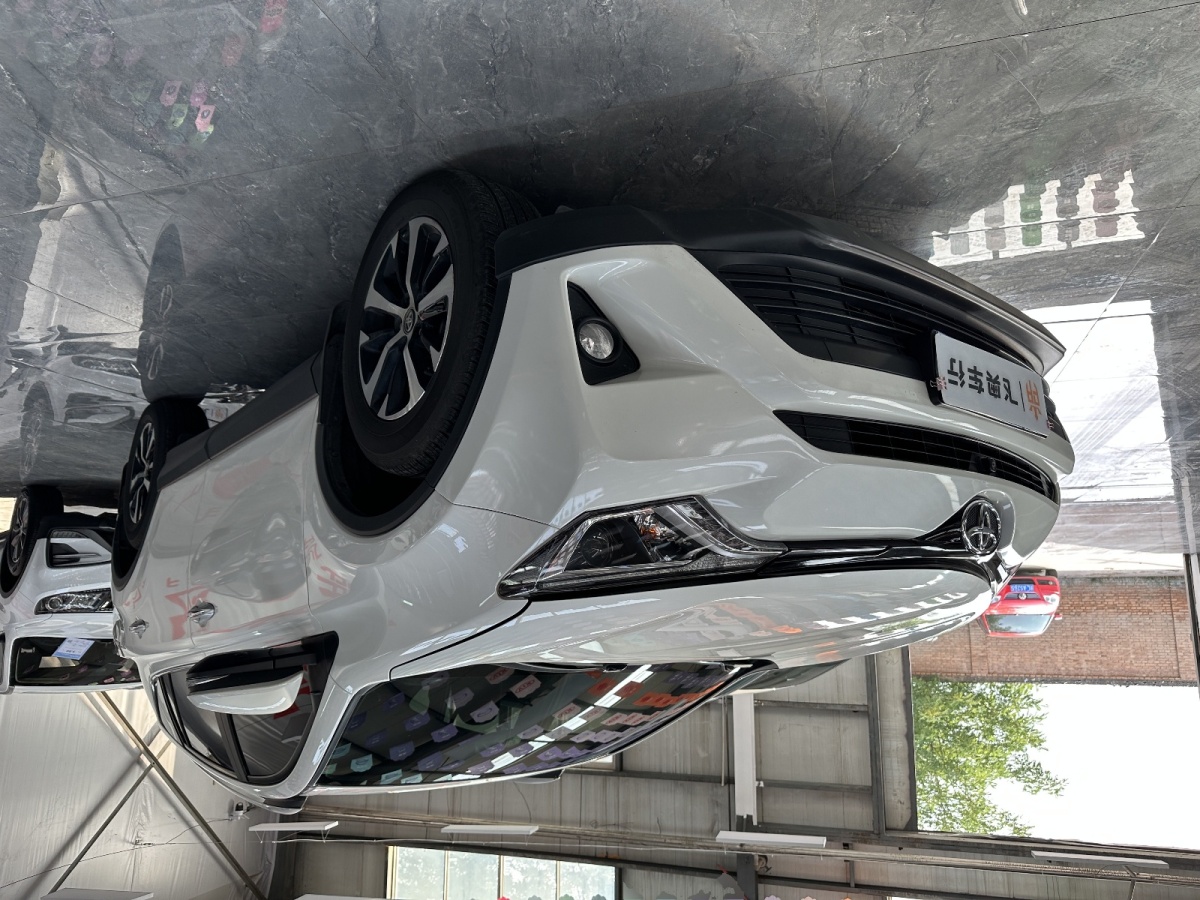 Toyota RAV4 2019 car image #3