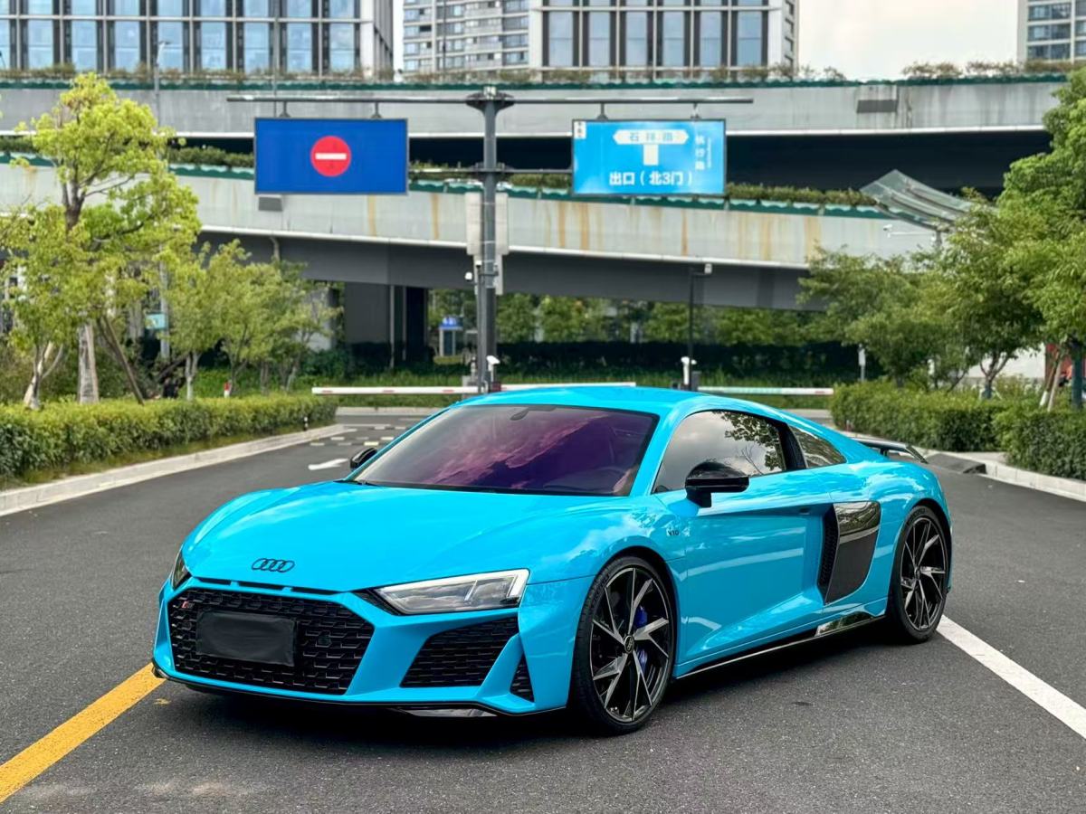 Audi R8 2023 car image #3