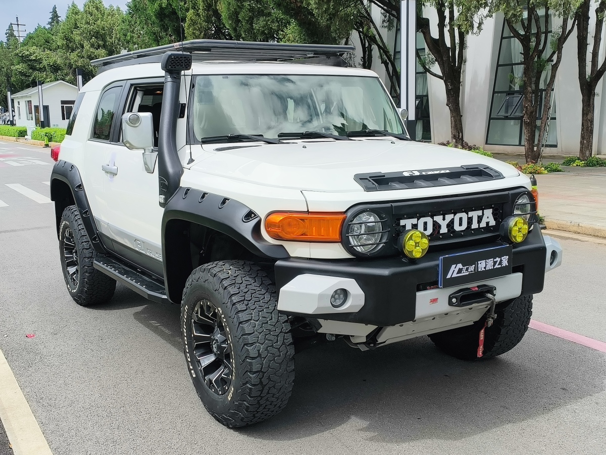 Toyota FJ Cruiser 2020 immagine di auto #3