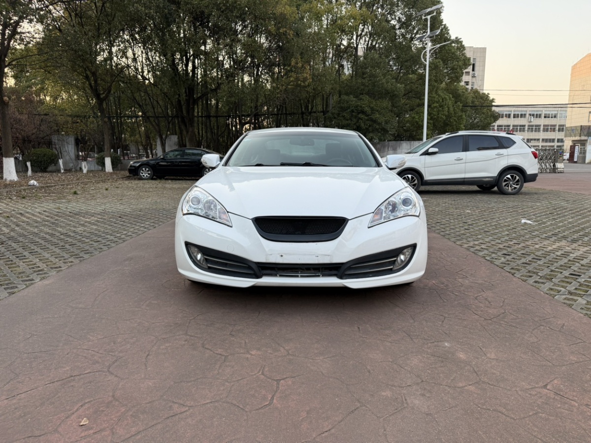 Hyundai Coupe 2011 car image #3