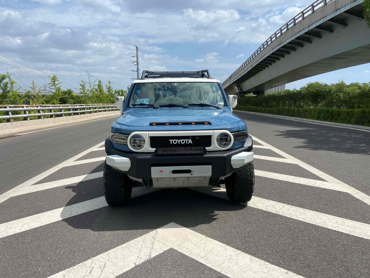 Toyota FJ Cruiser 2020 immagine di auto #3