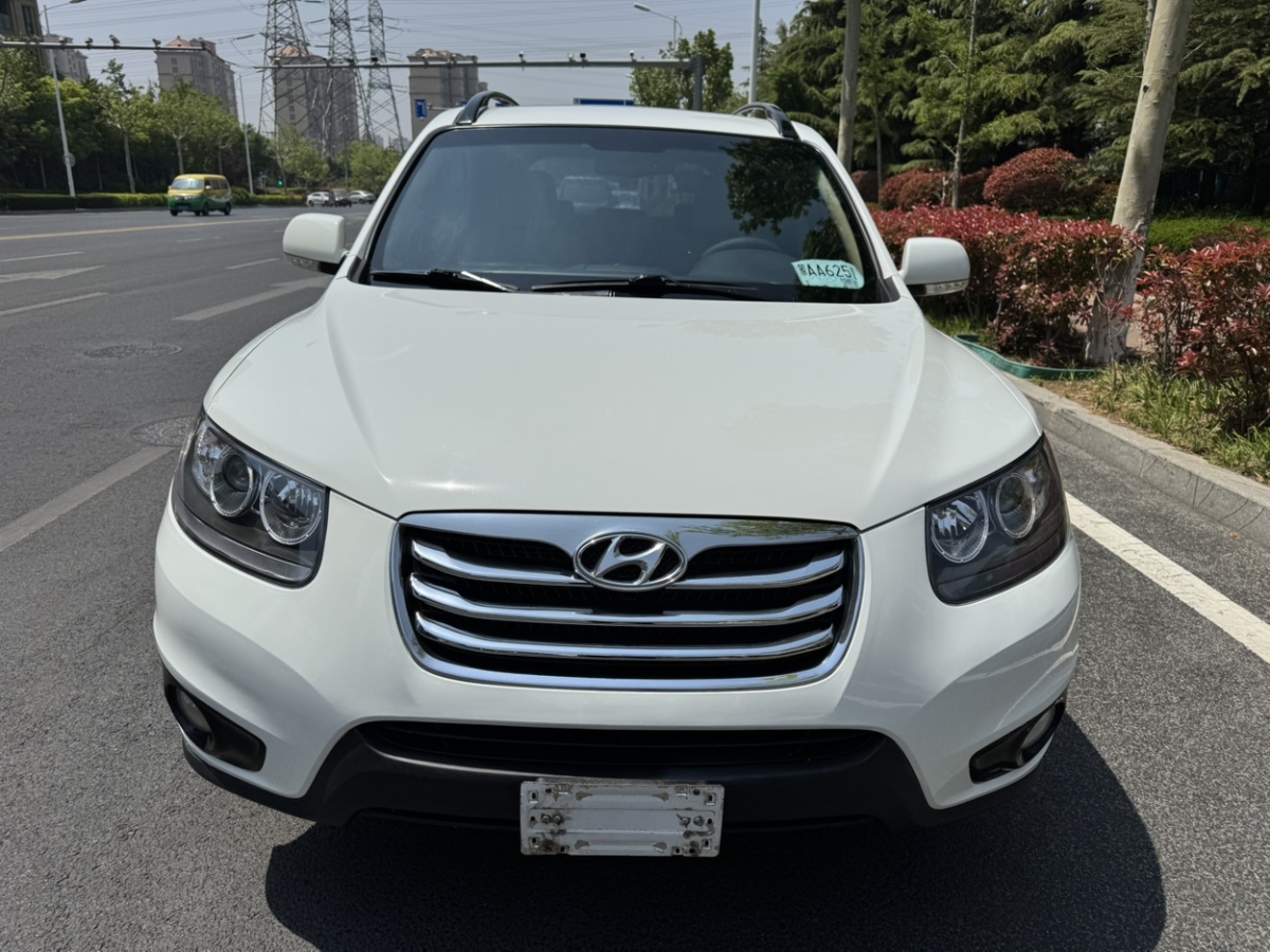 Hyundai Santa Fe Classic 2013 car image #3