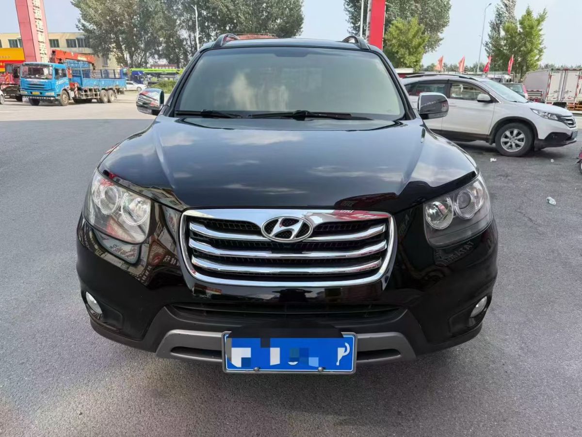 Hyundai Santa Fe Classic 2012 car image #3