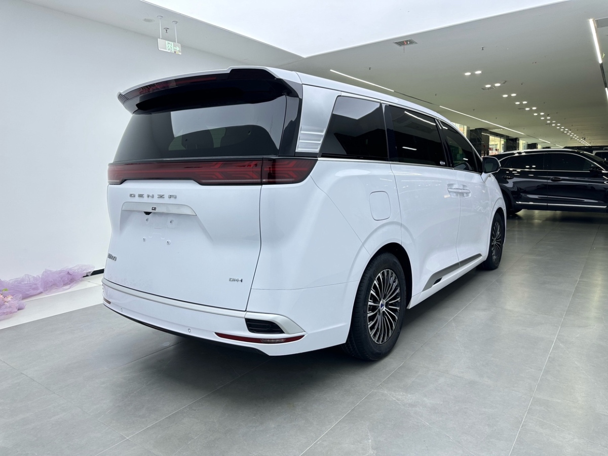 Denza N8L 2024 #3 Denza N8L 2024 car image #3