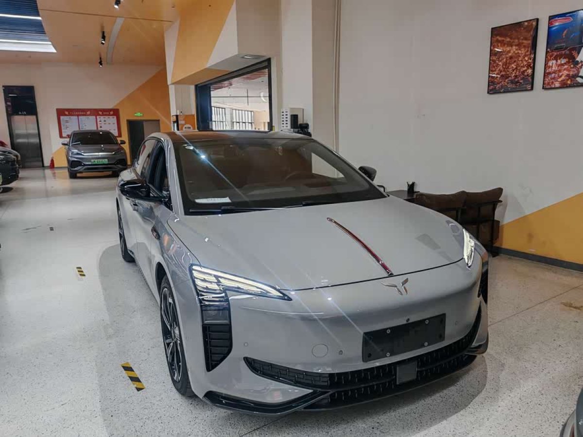 HongQi EH7 2024 car image #3