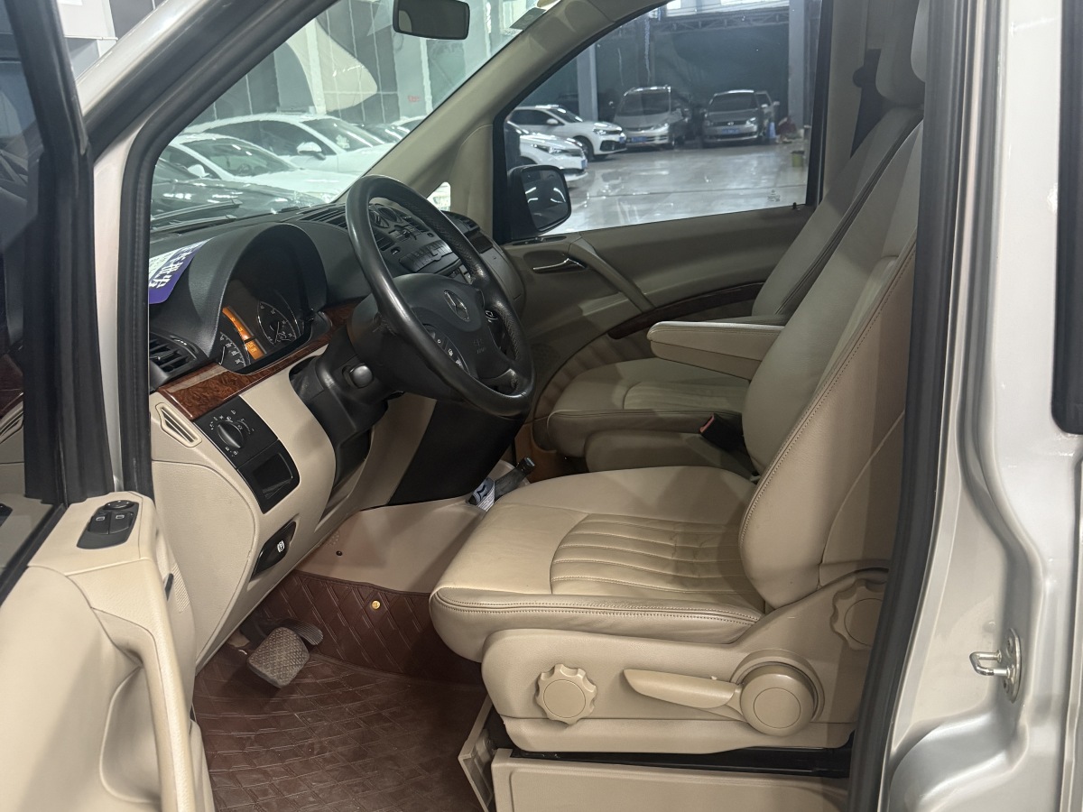 奔驰 唯雅诺 2011 汽车图片 #3