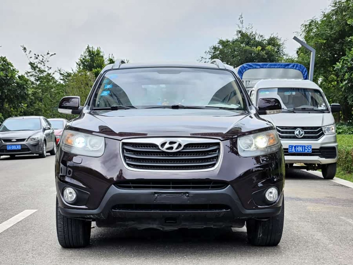 Hyundai Santa Fe Classic 2010 car image #3