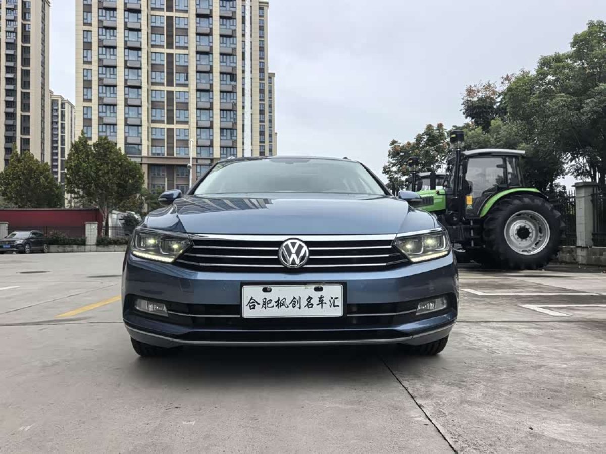 Volkswagen Passat Variant 2017 immagine di auto #3