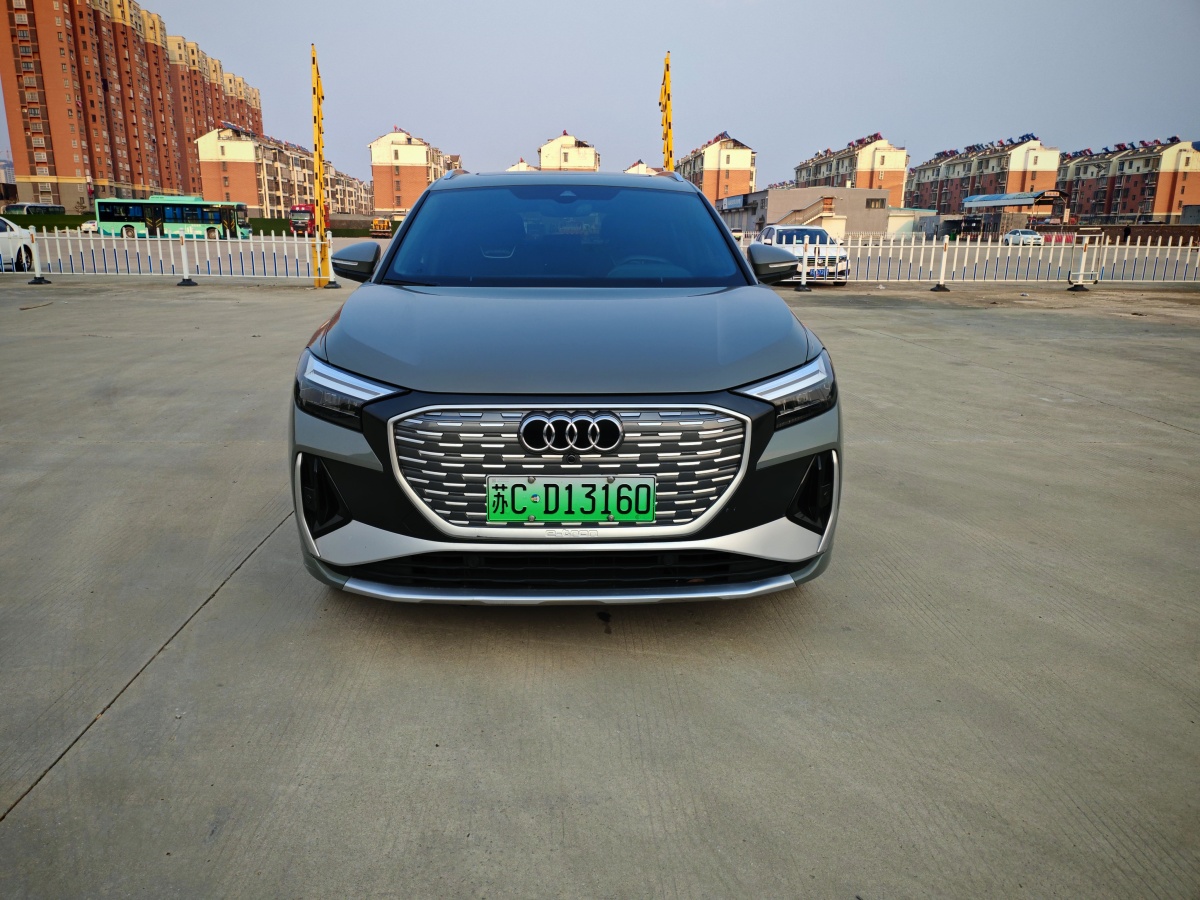 Audi Q4 e-tron 2023 immagine di auto #3