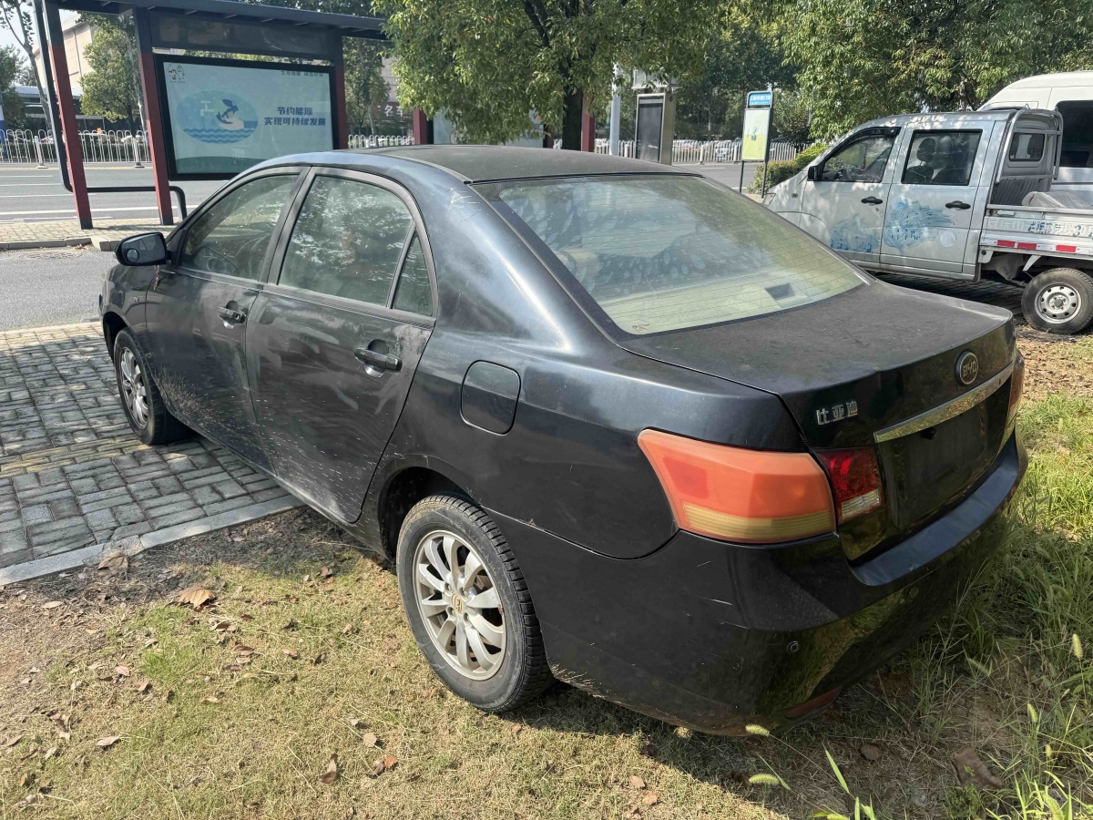 BYD G3 2015 imagem de carro #3