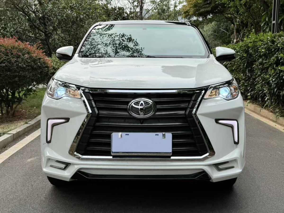 Toyota Fortuner 2020 #3 Toyota Fortuner 2020 car image #3