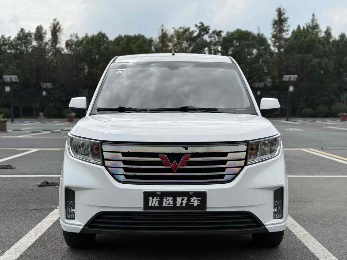 Wuling Hongguang PLUS 2022 изображение автомобиля #3