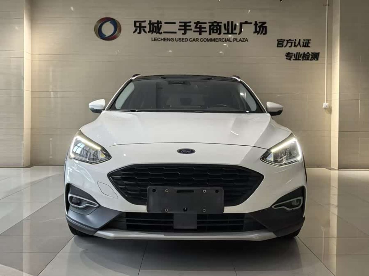 Ford Focus Active 2020 car image #3