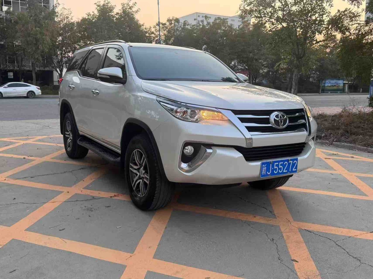 Toyota Fortuner 2016 immagine di auto #3