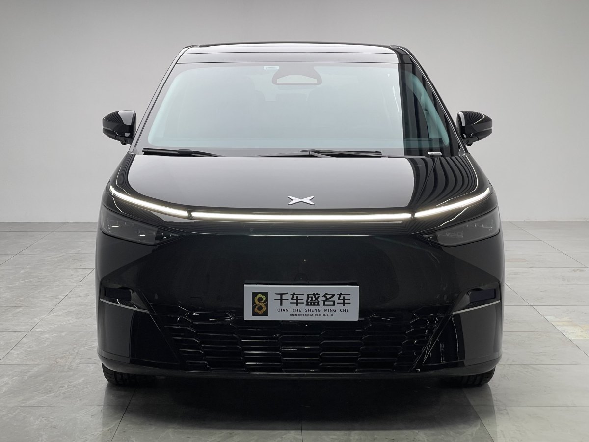 Xpeng X9 2024 imagem de carro #3