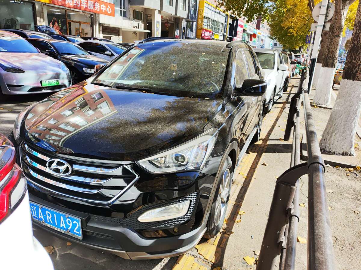 Hyundai Grand Santa Fe 2013 #3 Hyundai Grand Santa Fe 2013 car image #3