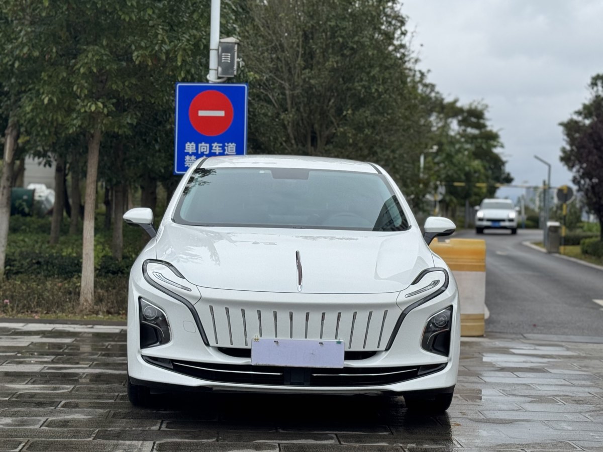 HongQi E-QM5 2024 car image #3