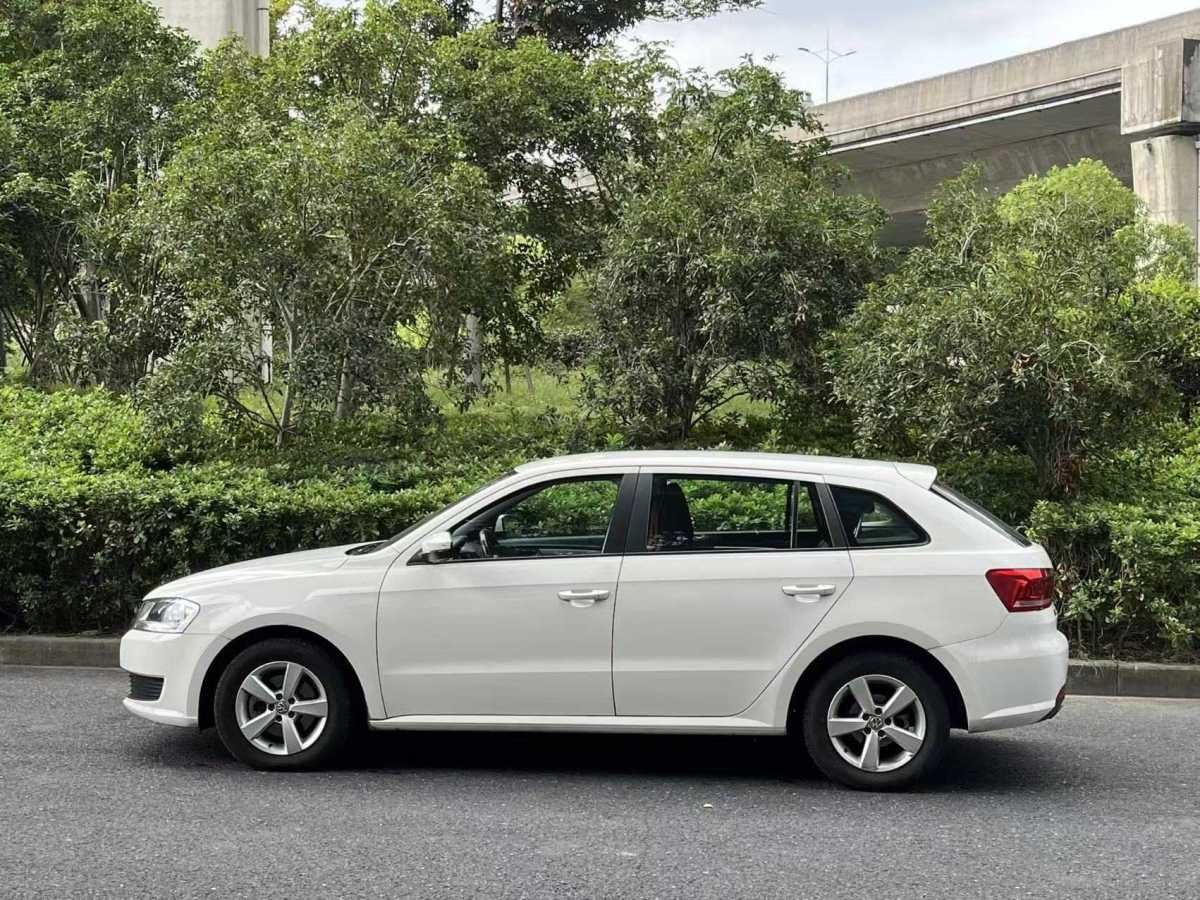 Volkswagen Gran Lavida 2015 car image #3