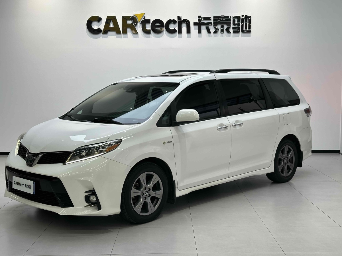 Toyota SIENNA 2019 #3 Toyota SIENNA 2019 car image #3