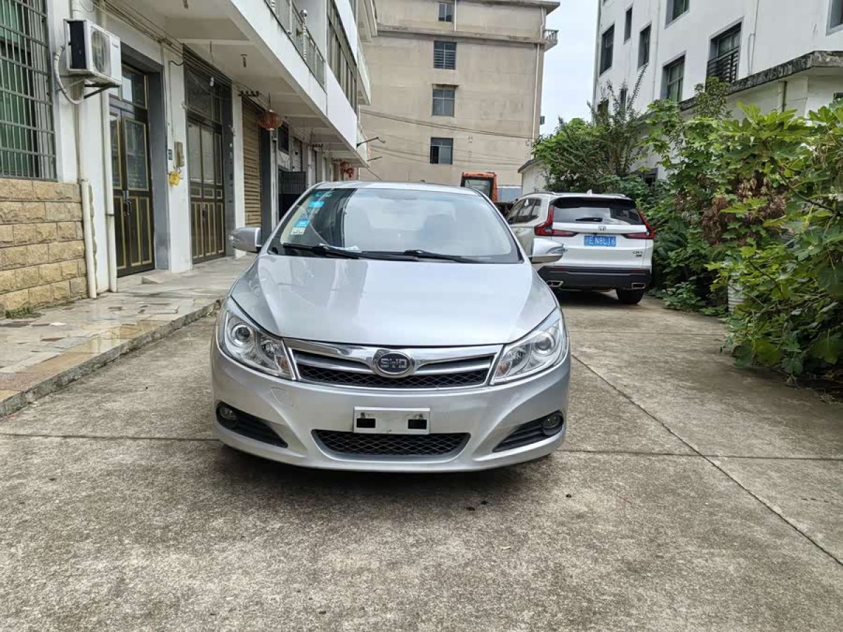 BYD SuRui 2014 car image #3