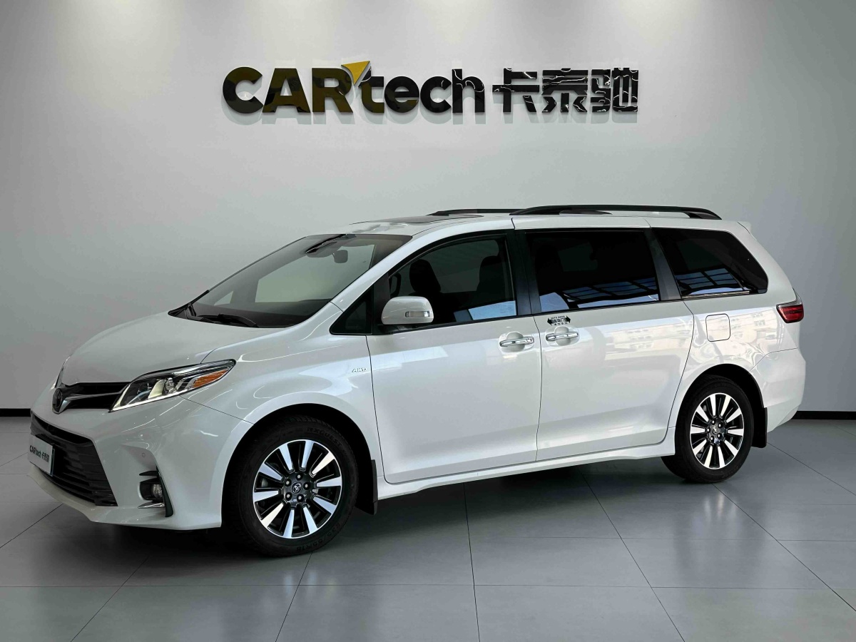 Toyota SIENNA 2019 #3 Toyota SIENNA 2019 car image #3