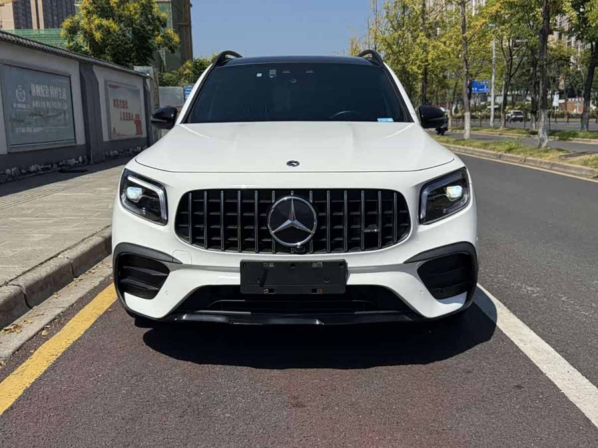 Mercedes-Benz GLB AMG 2021 car image #3