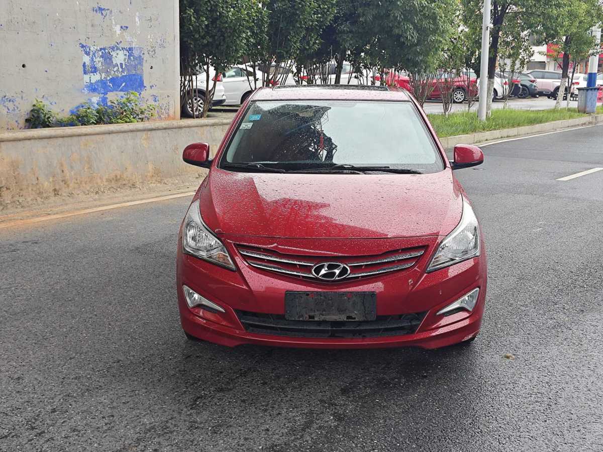 Hyundai Reina Hatchback 2016 car image #3