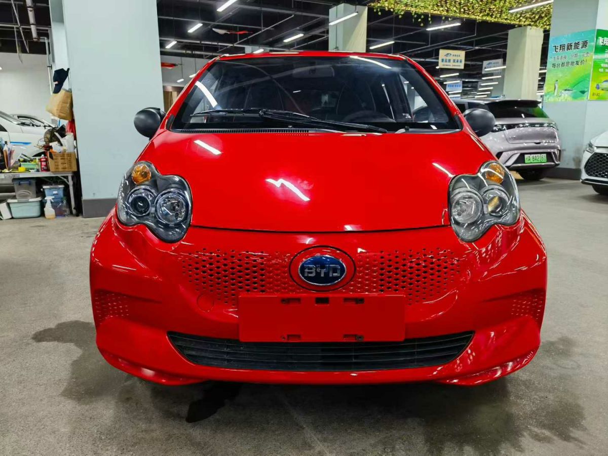 BYD e1 2020 #3 BYD e1 2020 car image #3