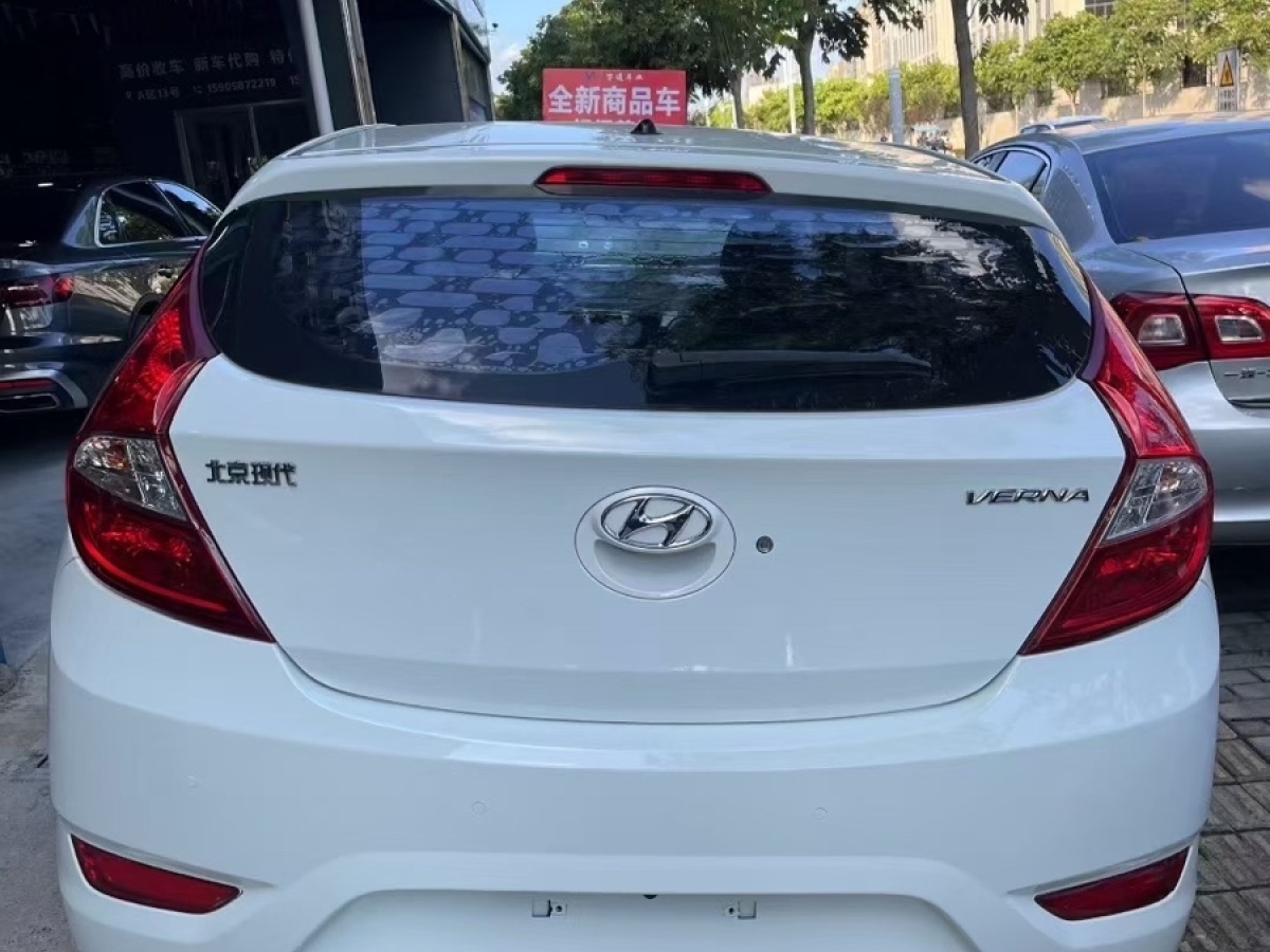 Hyundai Reina 2018 car image #3