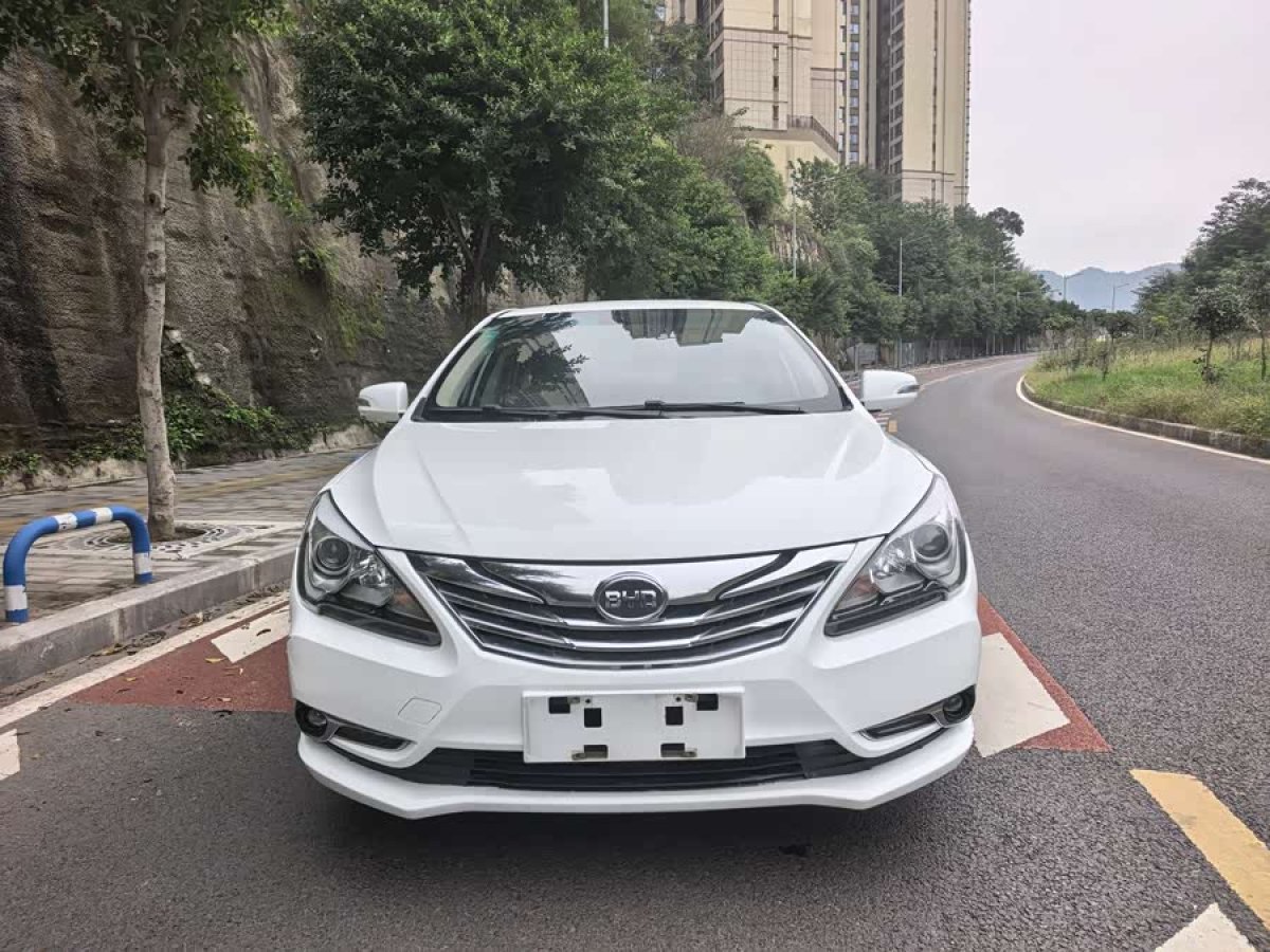 BYD G5 2015 imagen de coche #3