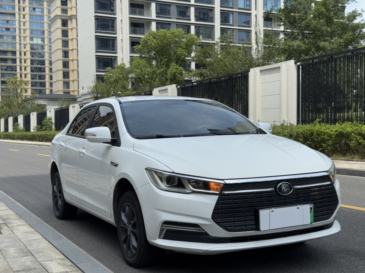 BYD Qin New Energy 2023 immagine di auto #3