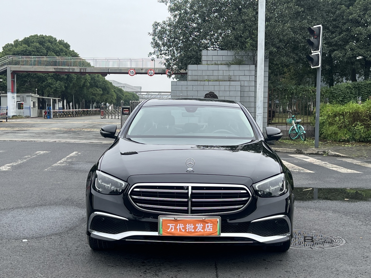 Mercedes-Benz E Class New Energy 2022 car image #3