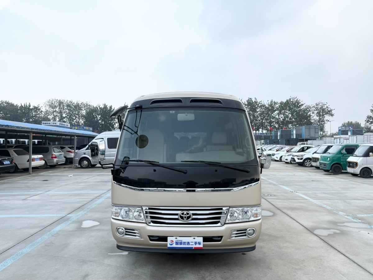 Toyota Coaster 2023 imagen de coche #3