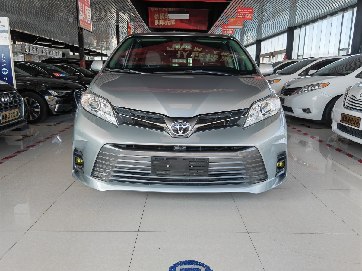 Toyota SIENNA 2020 #3 Toyota SIENNA 2020 car image #3