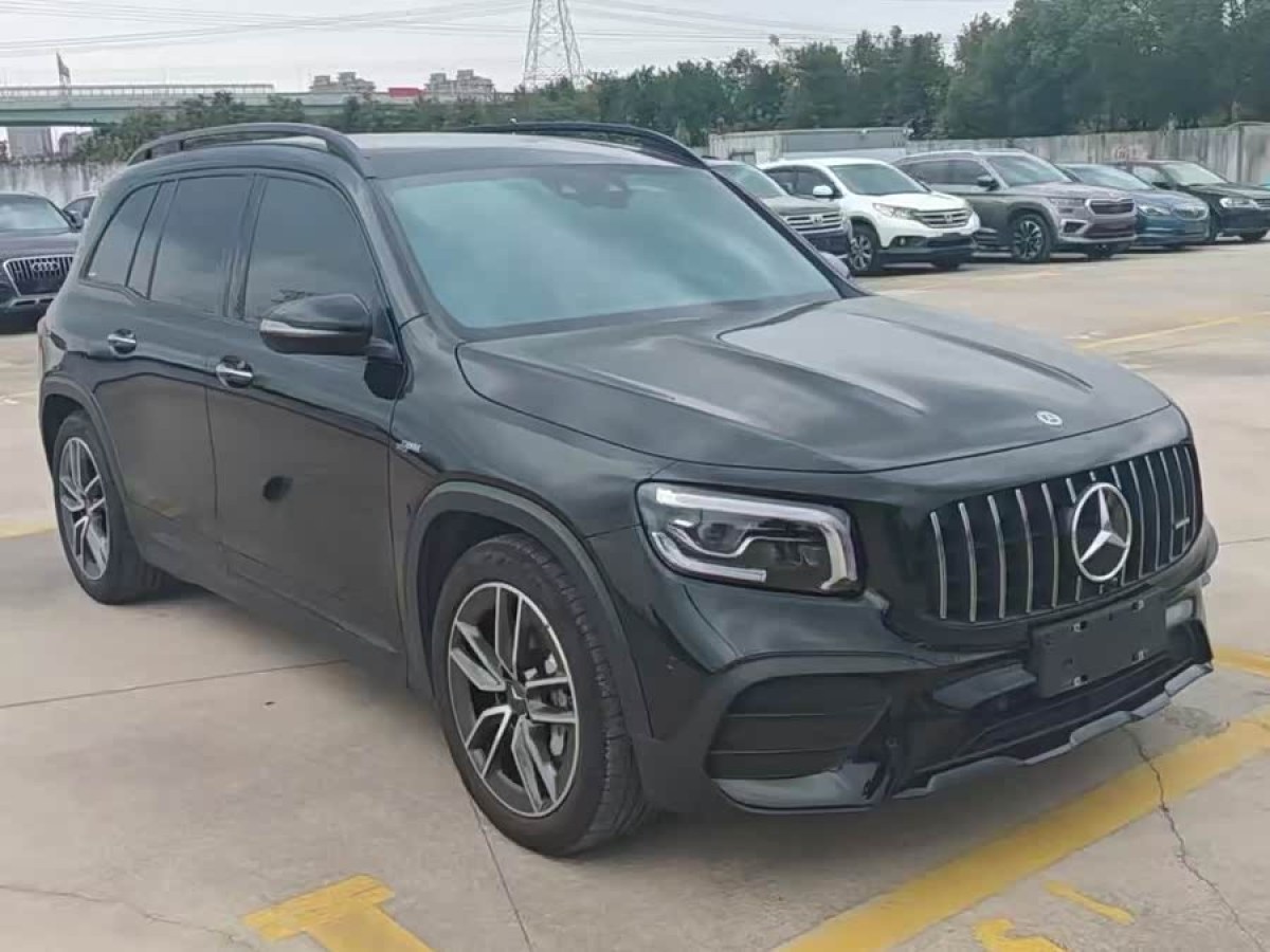 Mercedes-Benz GLB AMG 2023 car image #3