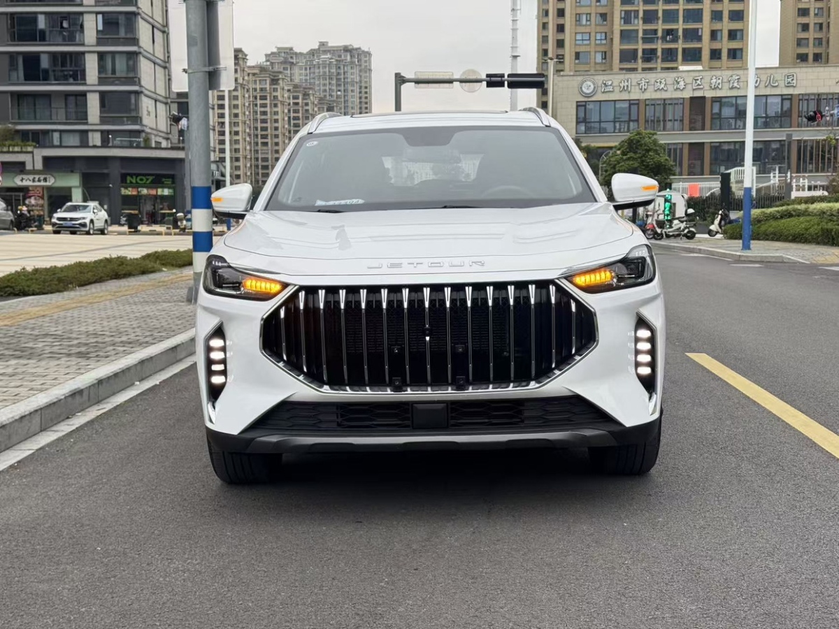 Jetour X70L 2024 car image #3