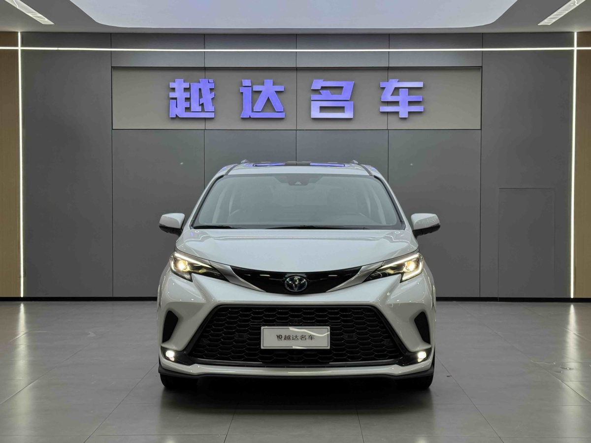 Toyota Granvia 2024 immagine di auto #3