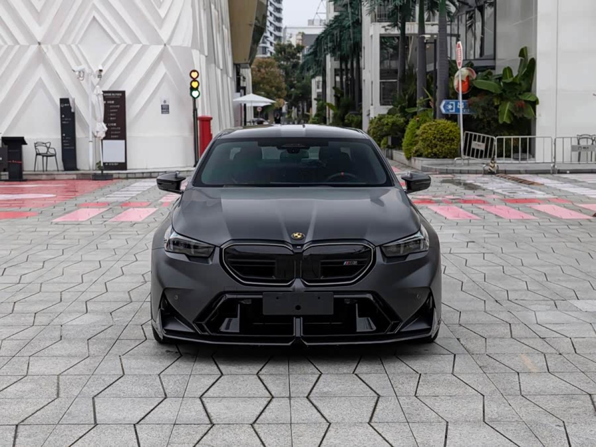 BMW M5 New Energy 2025 car image #3