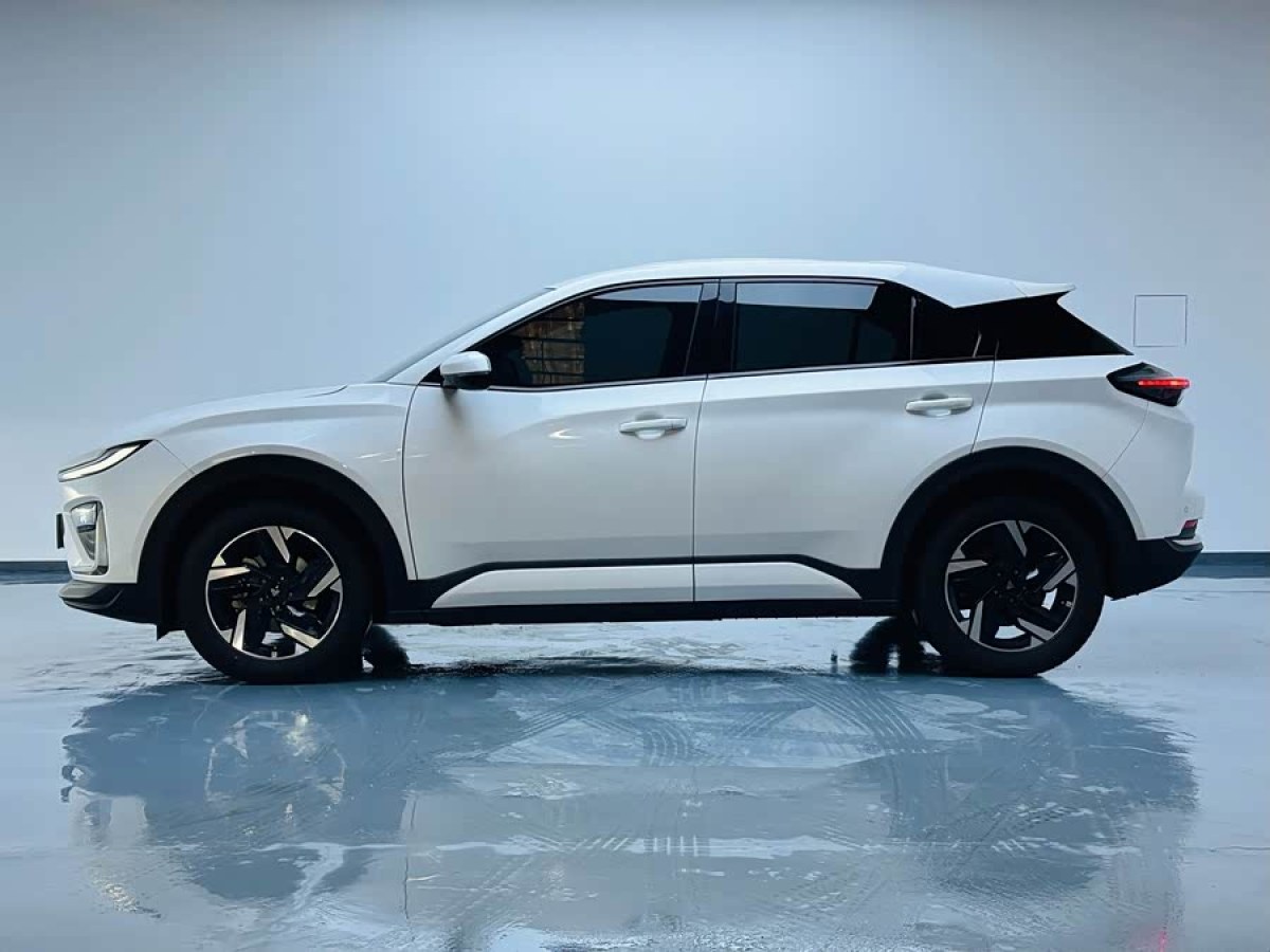 哪吒汽车 哪吒X 2024 汽车图片 #3