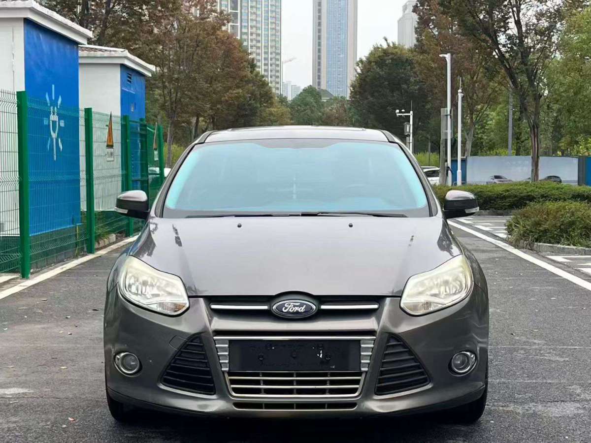 Ford Focus (Imported) 2013 car image #3