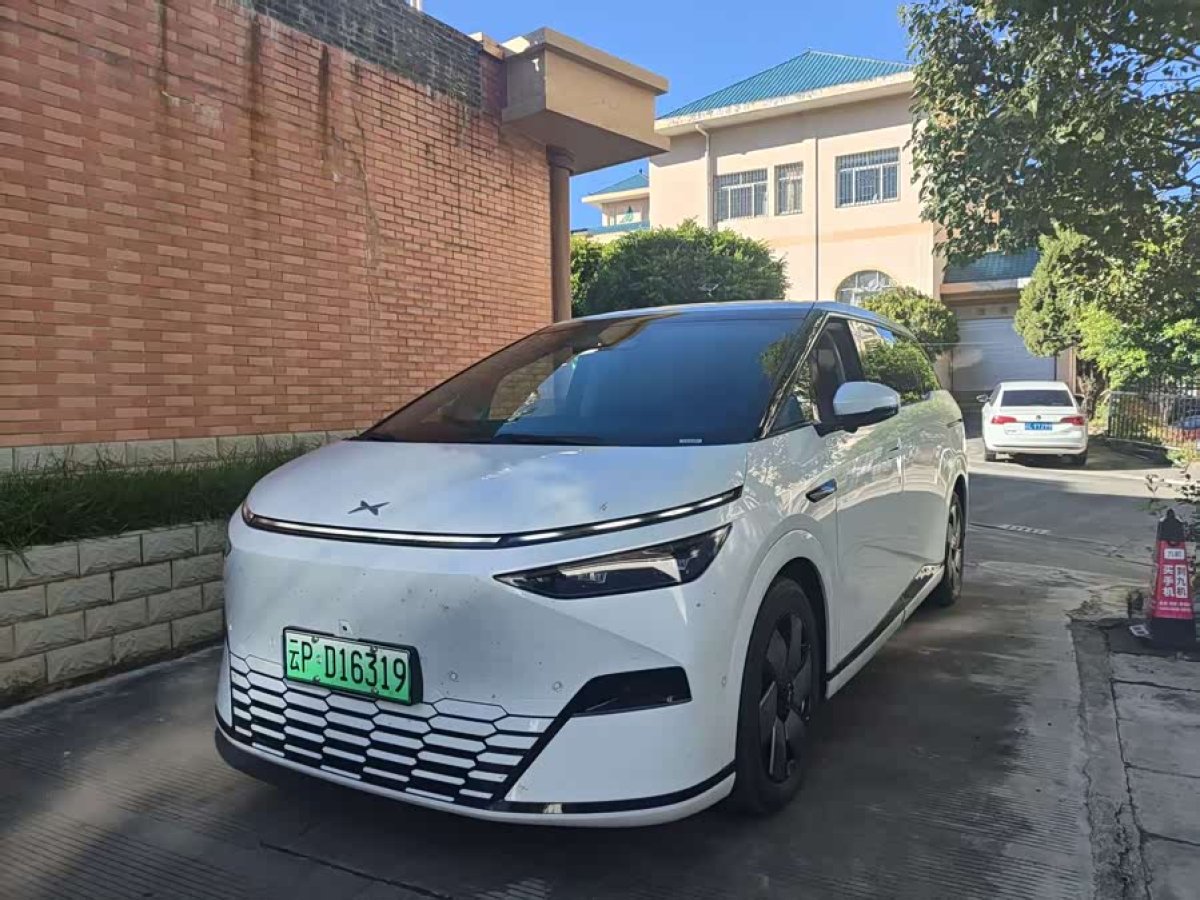 Xpeng X9 2024 imagem de carro #3