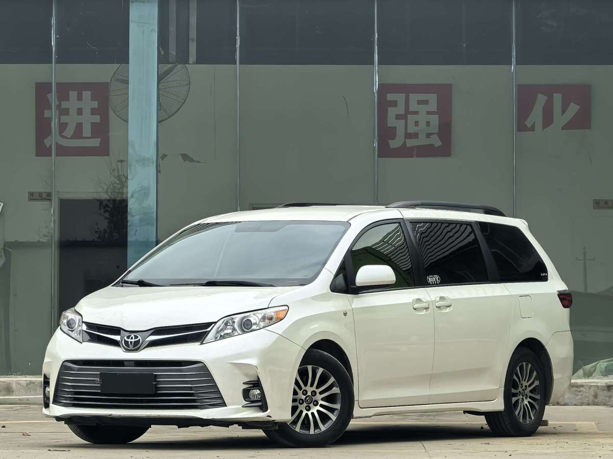 Toyota SIENNA 2019 صورة سيارة #3