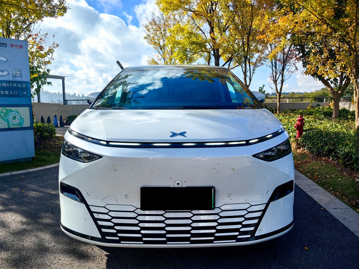 Xpeng X9 2024 imagem de carro #3